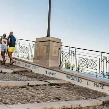 La Maison Del Borgo Nocleg ze śniadaniem 4*