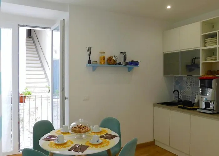 Bed & Breakfast La Maison Del Borgo 4*