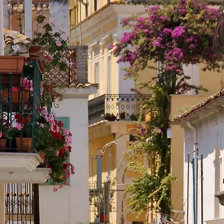 לינה וארוחת בוקר La Maison Del Borgo 4*