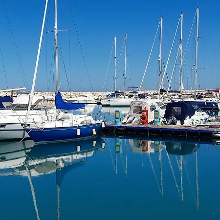 ベッド・アンド・ブレックファスト La Maison Del Borgo 4*